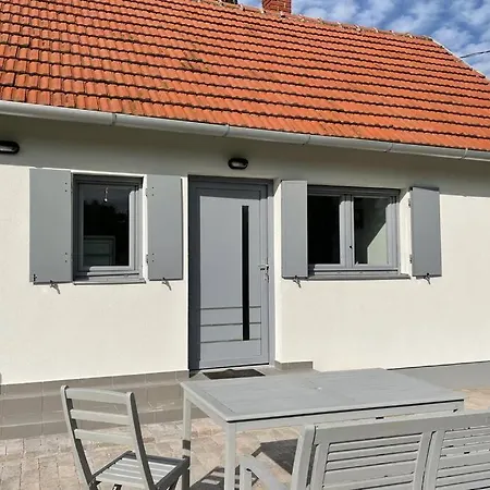 Panoramic Tranquility On Hill Of Vineyard Apartment Csopak